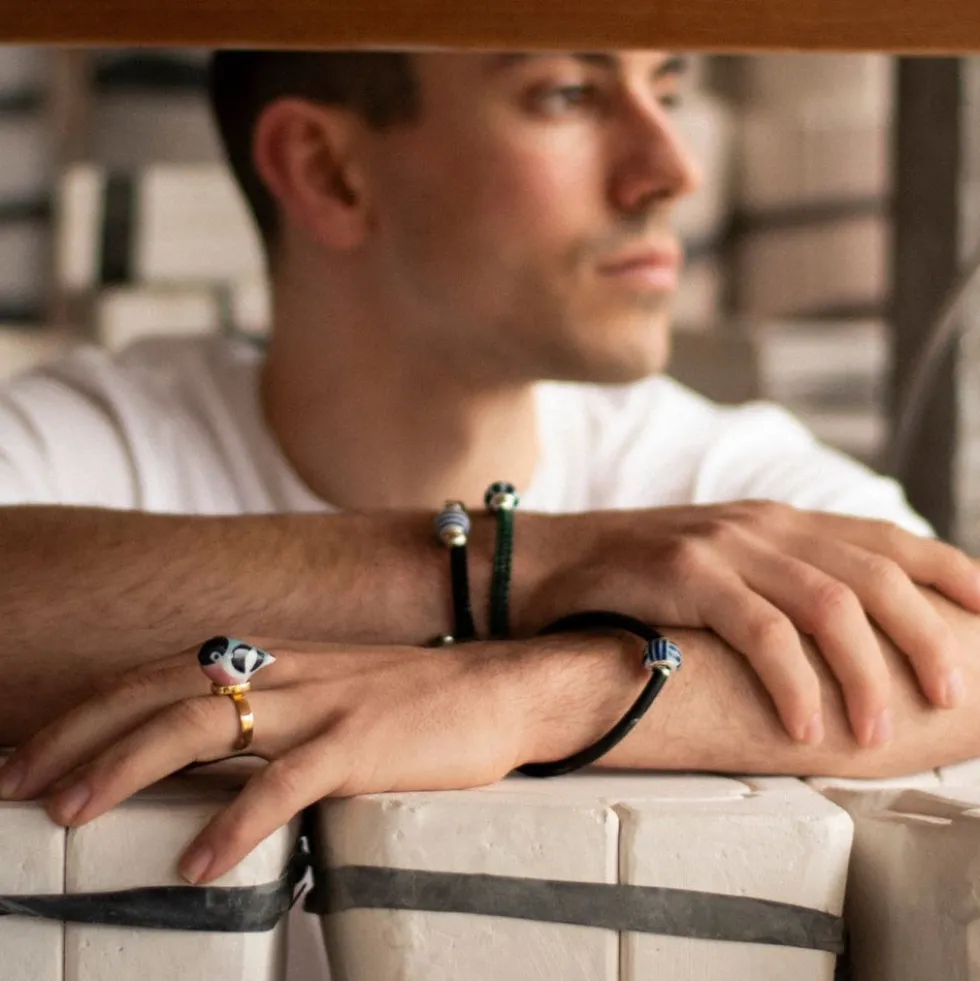 Pulsera Rodas Cordón Negro